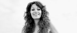 Singer Black and White
